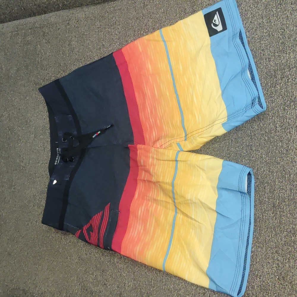 QUIKSILVER boys swim shorts